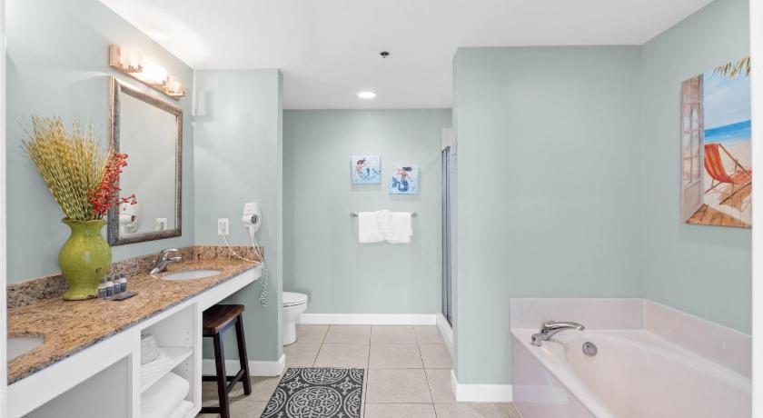Image of Three-Bedroom Apartment with Sea View - 601E 2