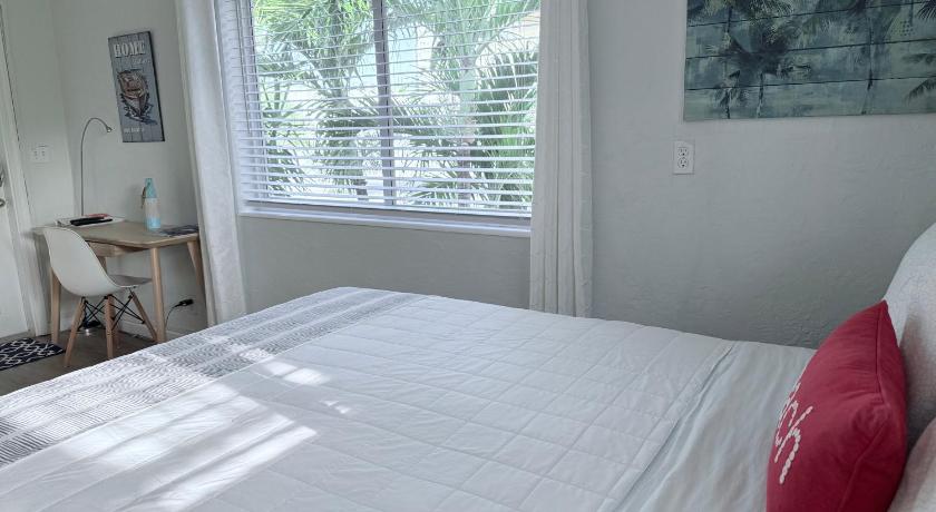 Image of Standard Queen Room 14
