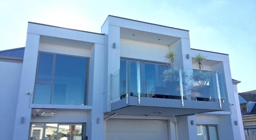 Alpha Motel Luxury Apartments photo