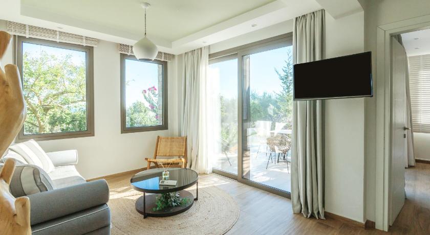 Image of Holiday Home with Garden and Partial Sea View 0