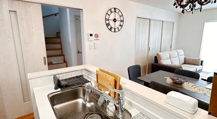 오키나와 본섬 AKEMIO-House 4성급 싱글룸 수영장