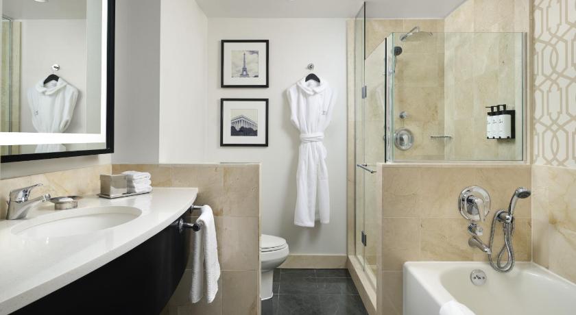 รูปของห้องสุพีเรียร์พร้อมเตียงใหญ่ 2 เตียง (Superior Room with 2 Double Beds) 3