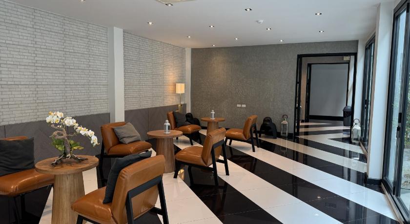 The Kite Hotel - image 10
