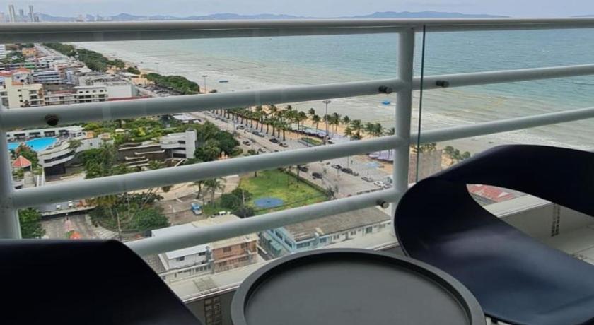 รูปของสแตนดาร์ด สวีท เตียงใหญ่หรือเตียงแฝด วิวทะเล (Standard suite double or twin sea view) 1