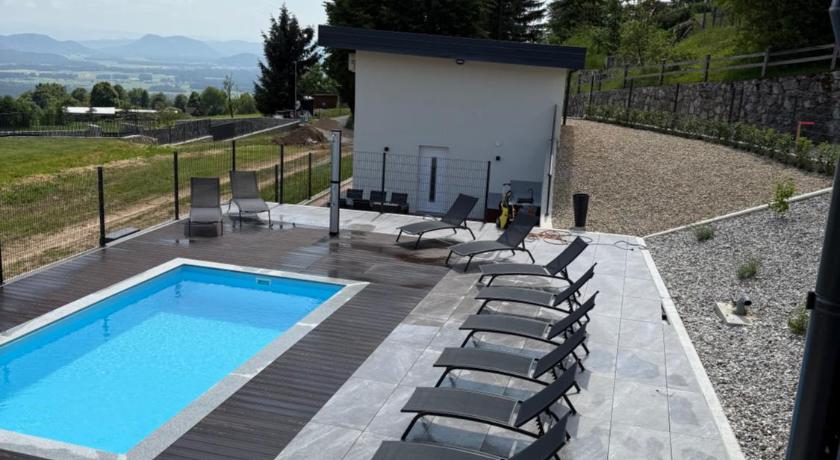 Resort PJagodic - Pool & View