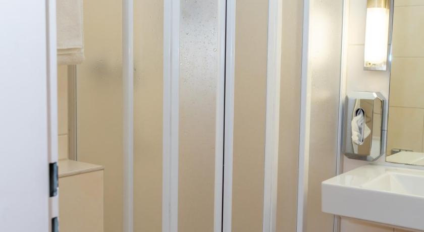 Image of Triple Room 15