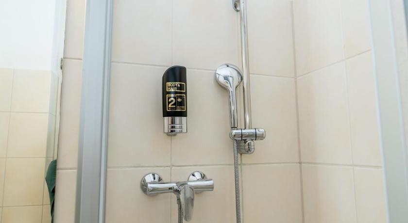 Image of Twin Room 17