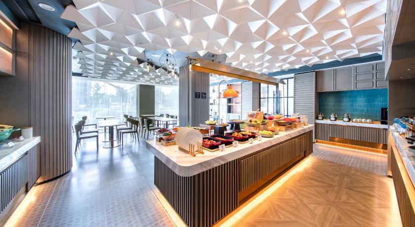 Atour Hotel Qingdao May Fourth Square Hisense Plaza - image 10