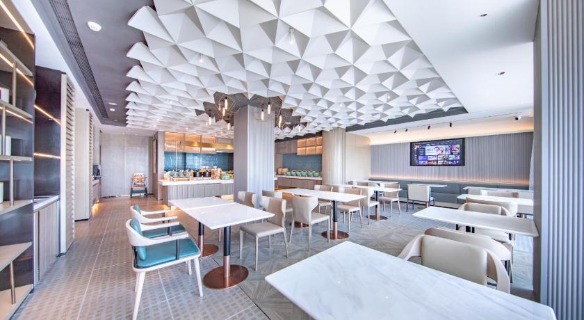Atour Hotel Qingdao May Fourth Square Hisense Plaza - image 15