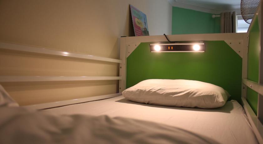 Image of Bed in 8-Bed Mixed Dorm Shared Bathroom 5
