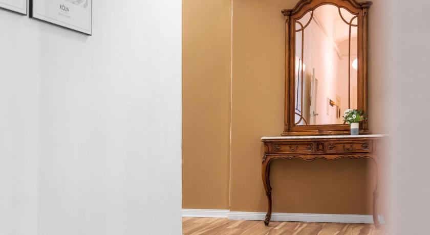 베를린 Holiday 33 Apartment K next to Alexanderplatz, 4 rooms with bathroom & guest toilet 4성급 싱글룸 레스토랑