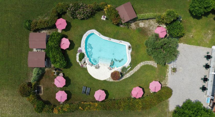 La Vie en Rose Resort