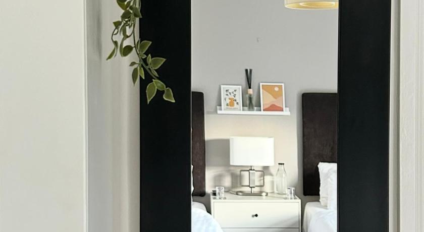 Image of Standard Twin Room 4