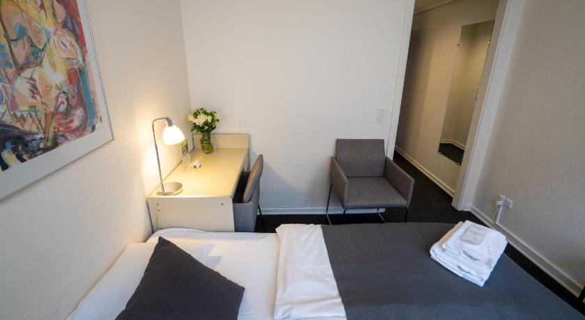 Image of Small Double Room 3