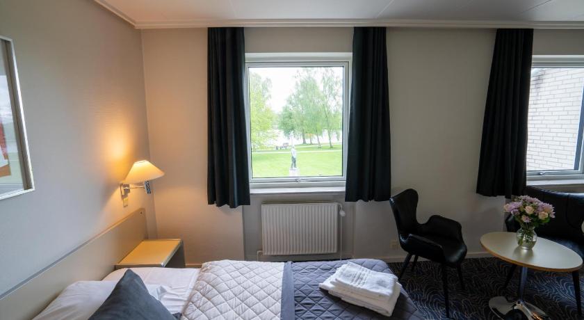 Image of Twin Room with View 2