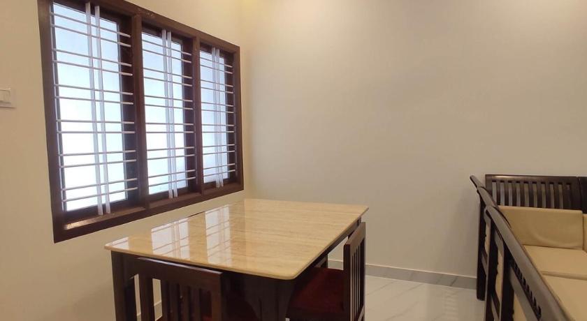 Mangalore Best Service apartment in Bejai, Mangalore 4-Star Guesthouse pool