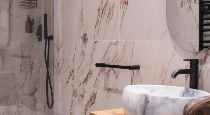 ローマ Romart Luxury Rooms 5つ星 ホテル レストラン