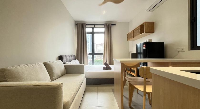 Neu Suites By The Relaxstay