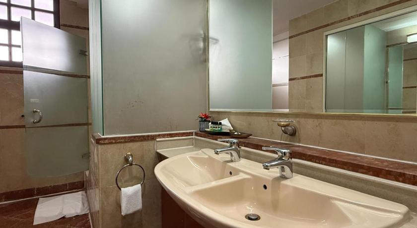 Image of Premier One-Bedroom Apartment 2