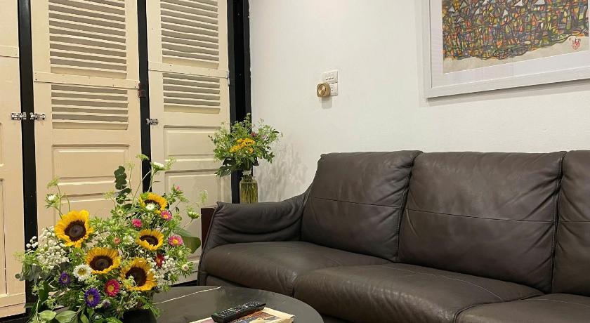 Hanoi Ding Doong Homes 3-Star Guesthouse exterior