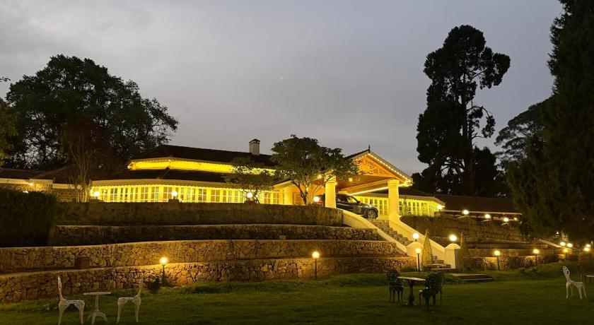 The Tredis Heritage by the Lake - image 2