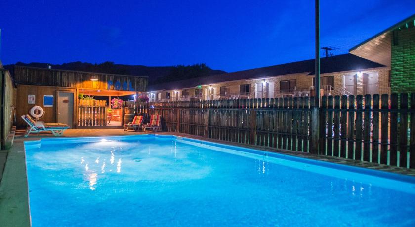 Rustic Inn photo