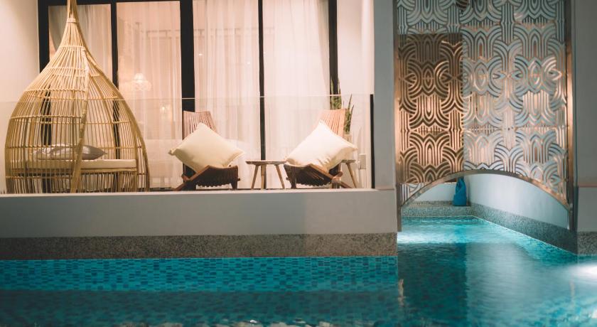 Image of Pool Access Suite - Shared Pool 13