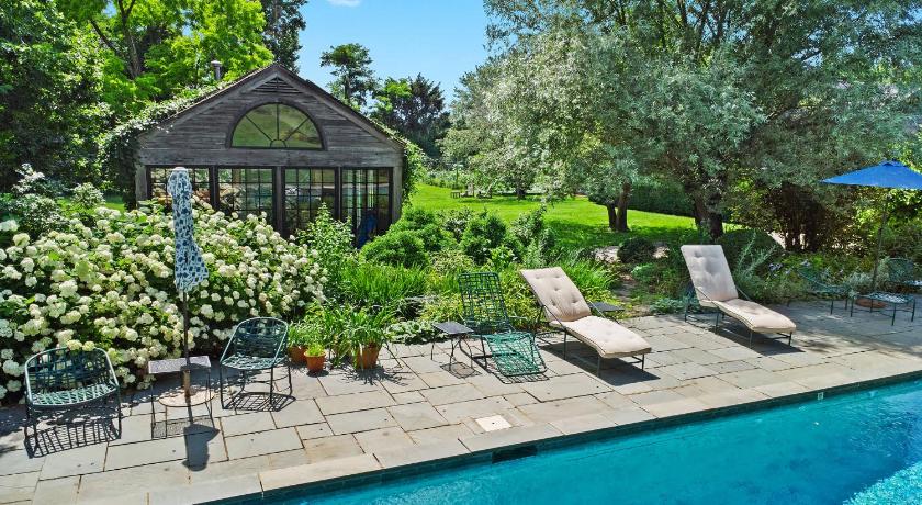 프로스펙트 (KY) Stunning Cottage in Famous KY Garden -Sleeps 2 4성급 숙소 외관