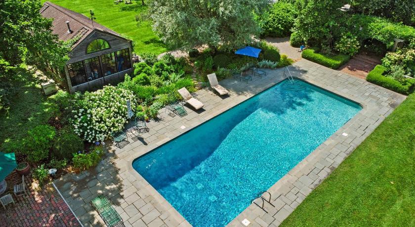 프로스펙트 (KY) Stunning Cottage in Famous KY Garden -Sleeps 2 4성급 숙소 스위트룸