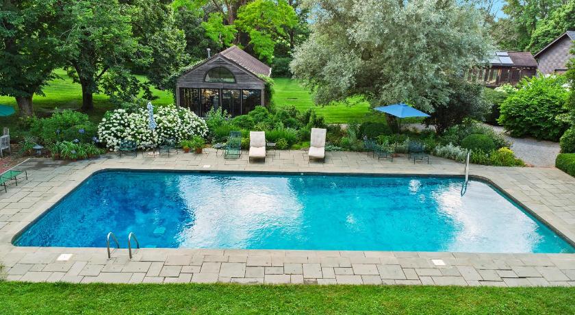 프로스펙트 (KY) Stunning Cottage in Famous KY Garden -Sleeps 2 4성급 숙소 부대시설