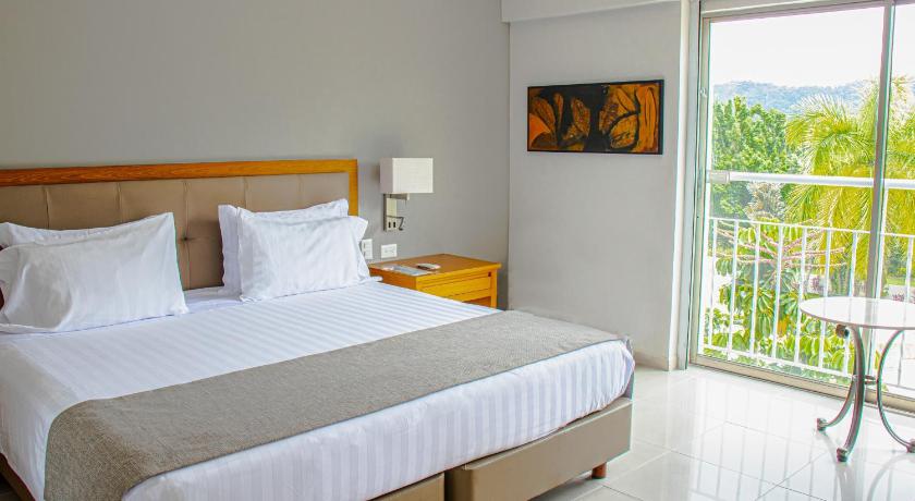 Image of Deluxe King Room 1