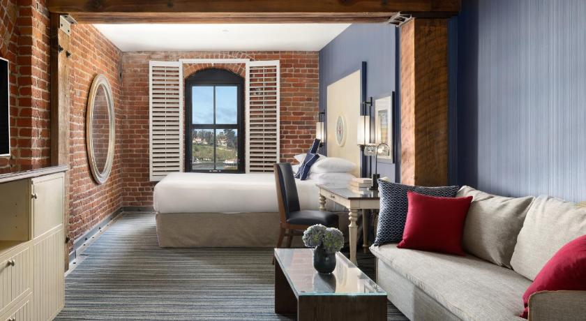 Image of Bay View King Room 1