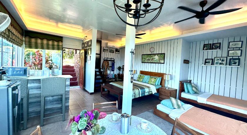 Image of Quadruple Room with Sea View 11