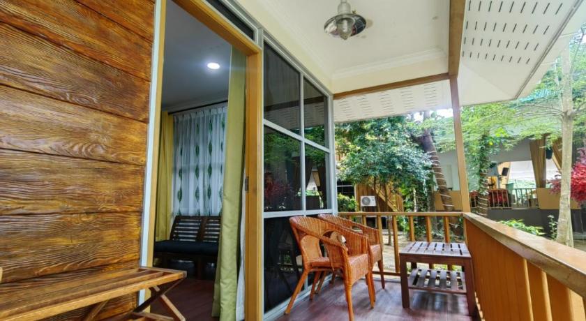 ラブアン Desaland Tunas Hijau 4つ星 ホテル レストラン