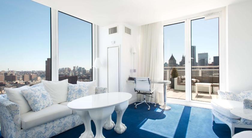 Image of VIP King Suite with Balcony 0