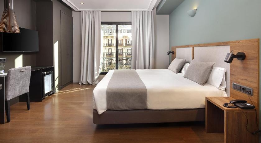 Immagine di Camera Matrimoniale con Balcone (Double Room with Balcony) 1
