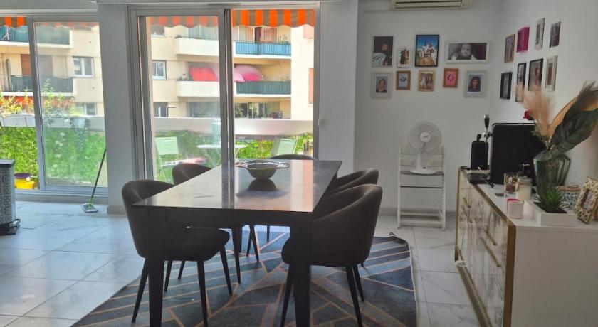Grand appartement près de la mer