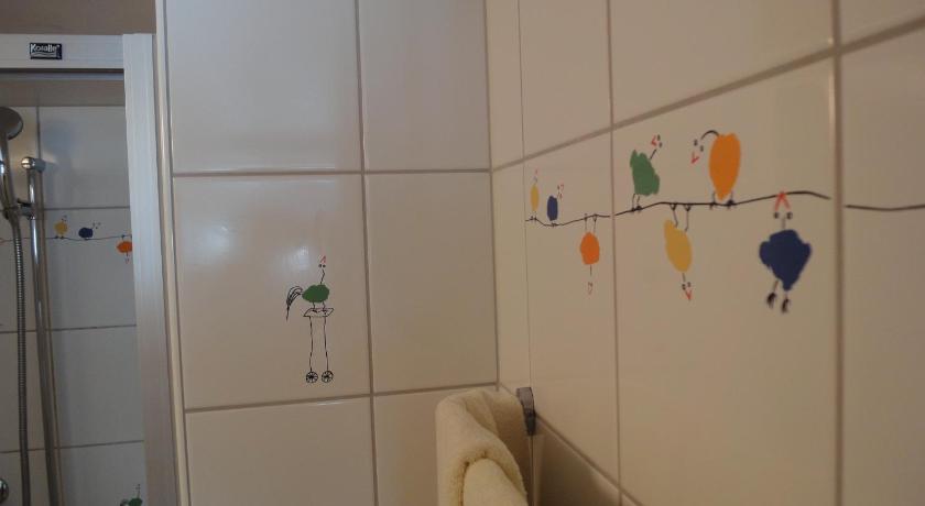 Image of Triple Room with Private Bathroom 5