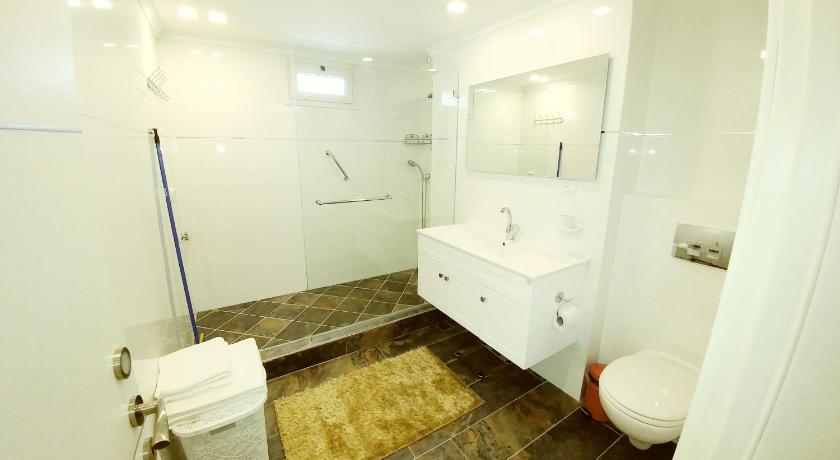 City Apartments - image 19