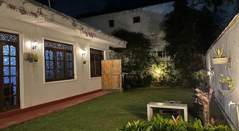 Sky Hostel Negombo - image 7