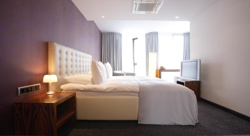 Image of Superior Room 9