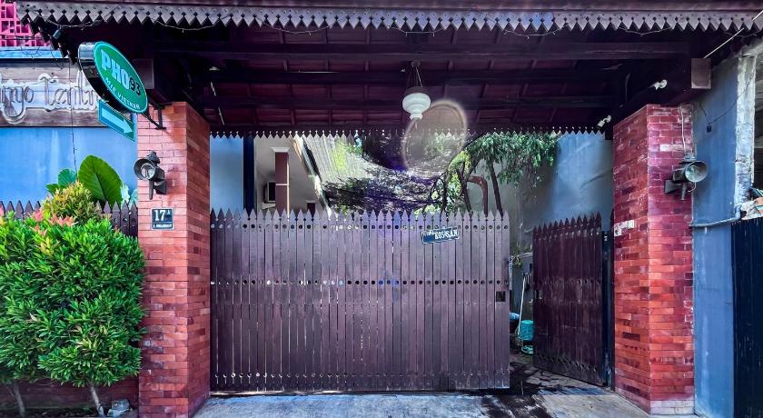 RedDoorz Syariah near Suncity Waterpark Sidoarjo - image 14
