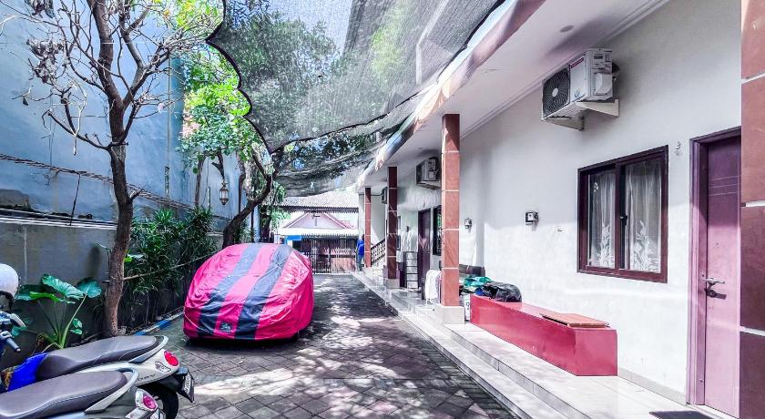 RedDoorz Syariah near Suncity Waterpark Sidoarjo - image 12