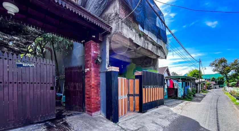 RedDoorz Syariah near Suncity Waterpark Sidoarjo - image 15