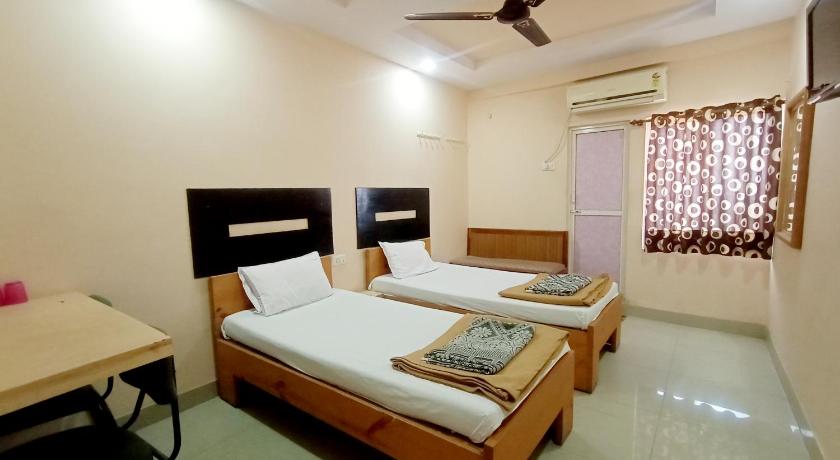 VRP Guest House photo 5