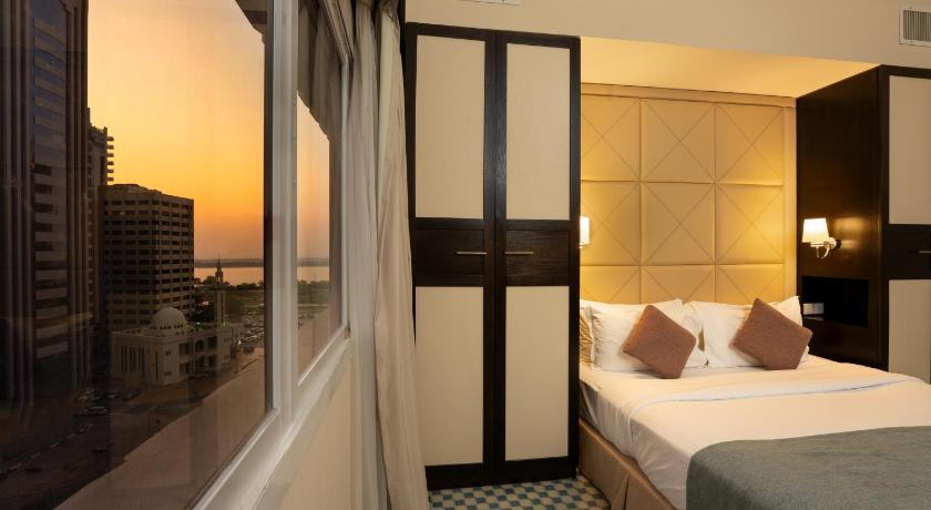 Image of One Bedroom Deluxe Suite 4