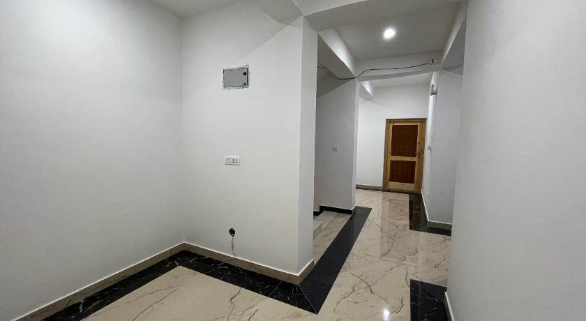 hotel honey bee - image 9