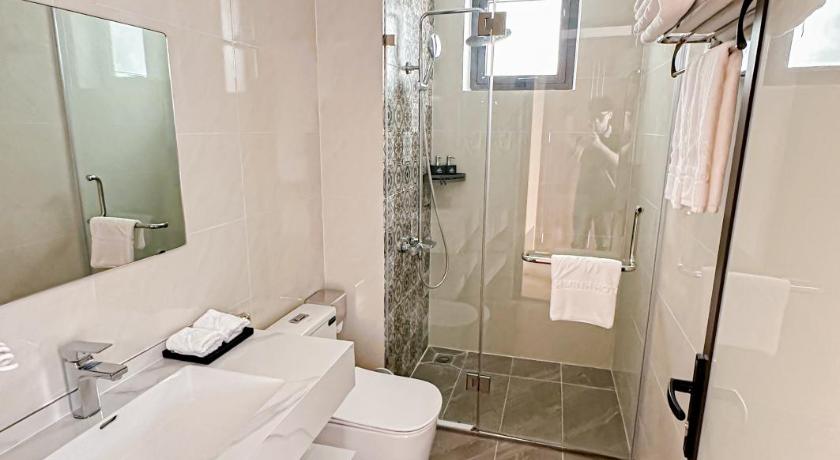 Image of Executive Double or Twin 8