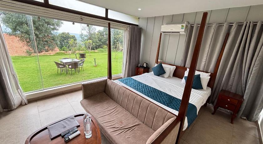 Image of Superior Suite 0
