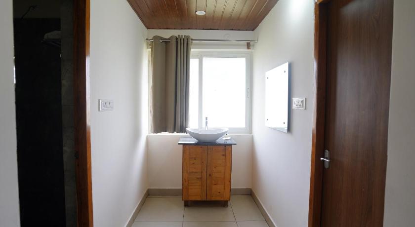 Image of Deluxe Room 8